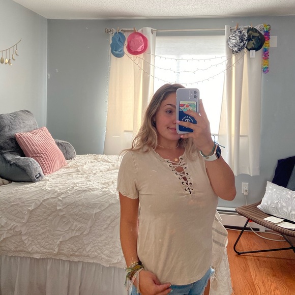 ✰ ✰ BLEACHED DISTRESSED T SHIRT ✰ ✰ - Picture 2 of 4